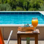 Harmonia - Comfort One-bedroom With Balcony And Shared Pool アパート Čilipi