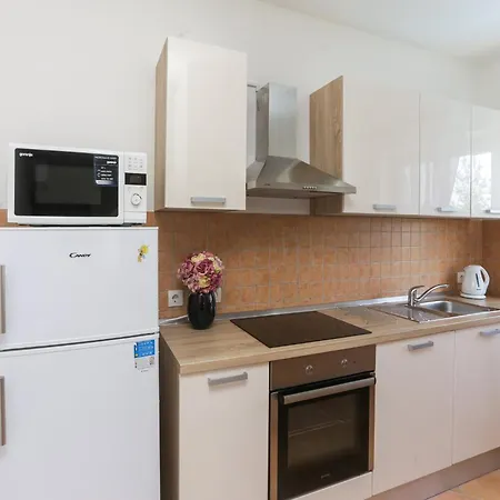 Harmonia - Comfort One-bedroom With Balcony And Shared Pool