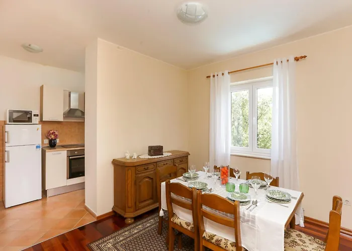 Harmonia - Comfort One-bedroom With Balcony And Shared Pool Cilipi