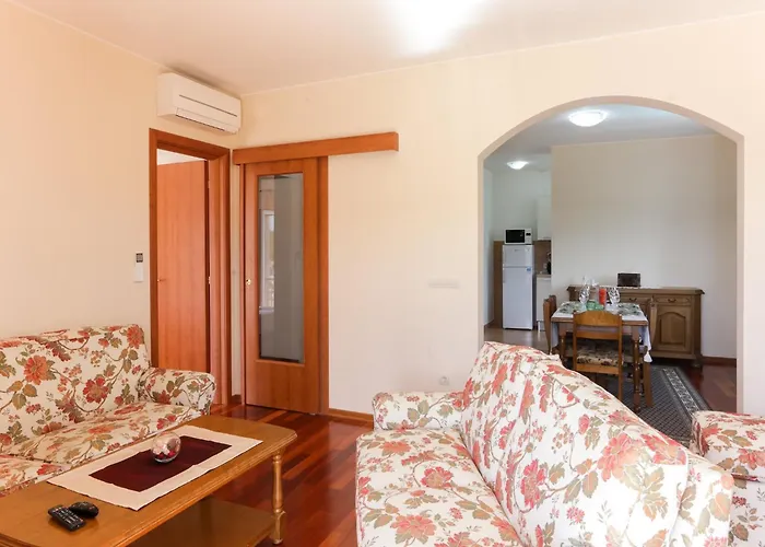 Harmonia - Comfort One-bedroom With Balcony And Shared Pool Apartment *