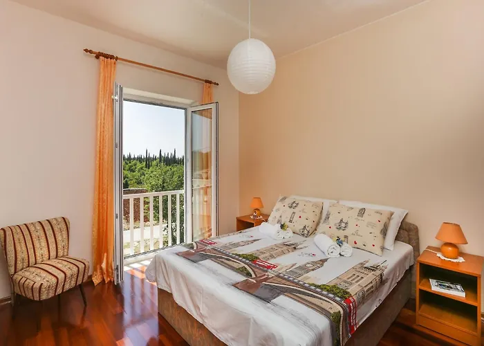 Apartment Harmonia - Comfort One-bedroom With Balcony And Shared Pool