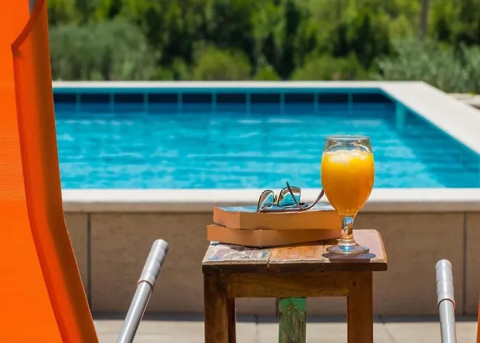 Harmonia - Comfort One-bedroom With Balcony And Shared Pool Apartment Cilipi